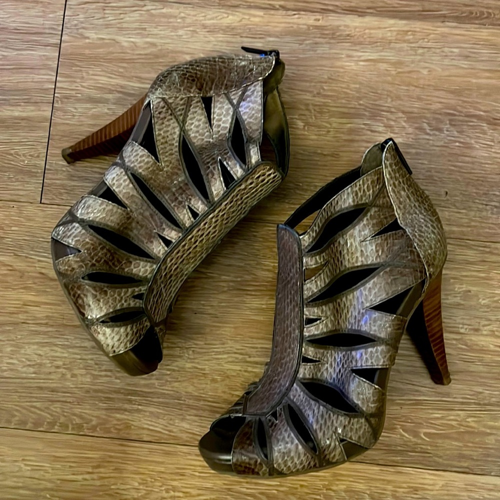👡 Kenneth Cole Reaction Leather Heel Sandals 👡